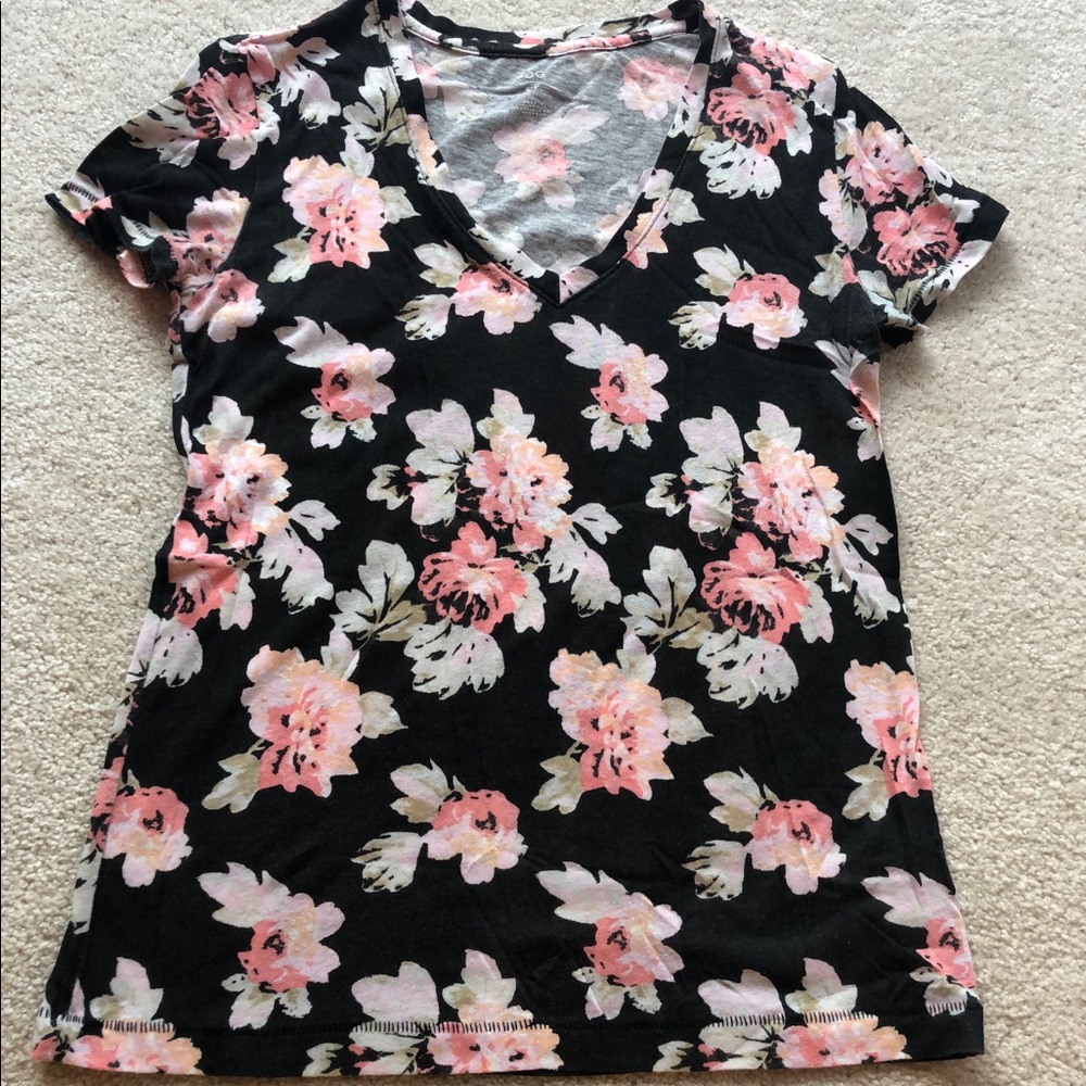 Urban Outfitters BDG Black V-Neck T-Shirt with 🌸